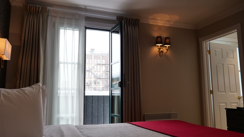 Superior Room, 1 King Bed, Balcony - Photo 2