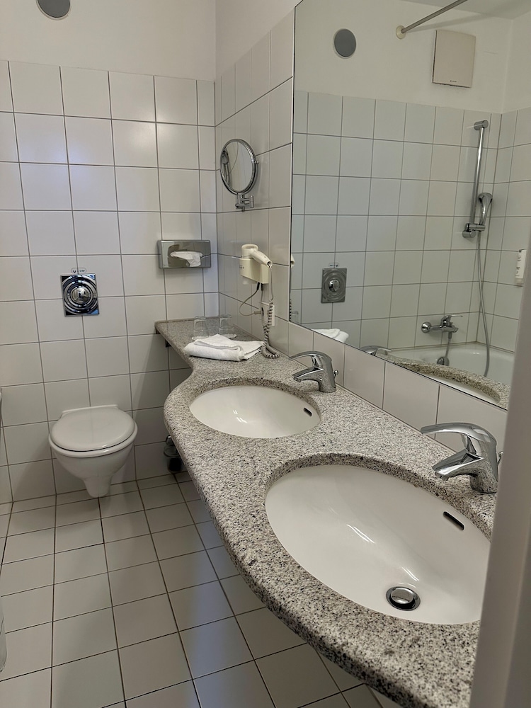 Superior Double or Twin Room - Photo 5