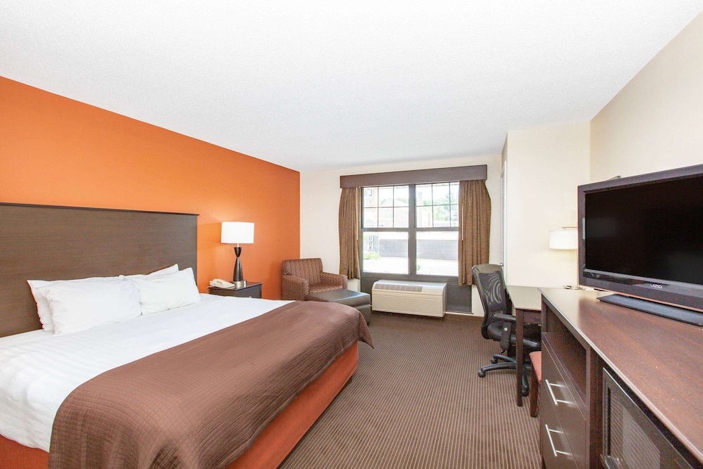 Room, 2 Queen Beds, Non Smoking (Pet Friendly) photo 1