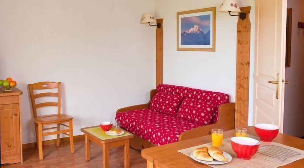 Studio with cabin room