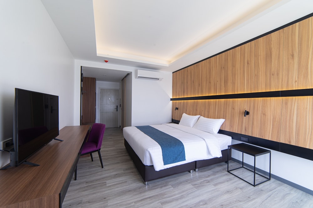 Executive Room - Photo 2