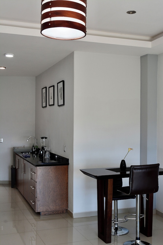 Standard Suite, City View photo 2