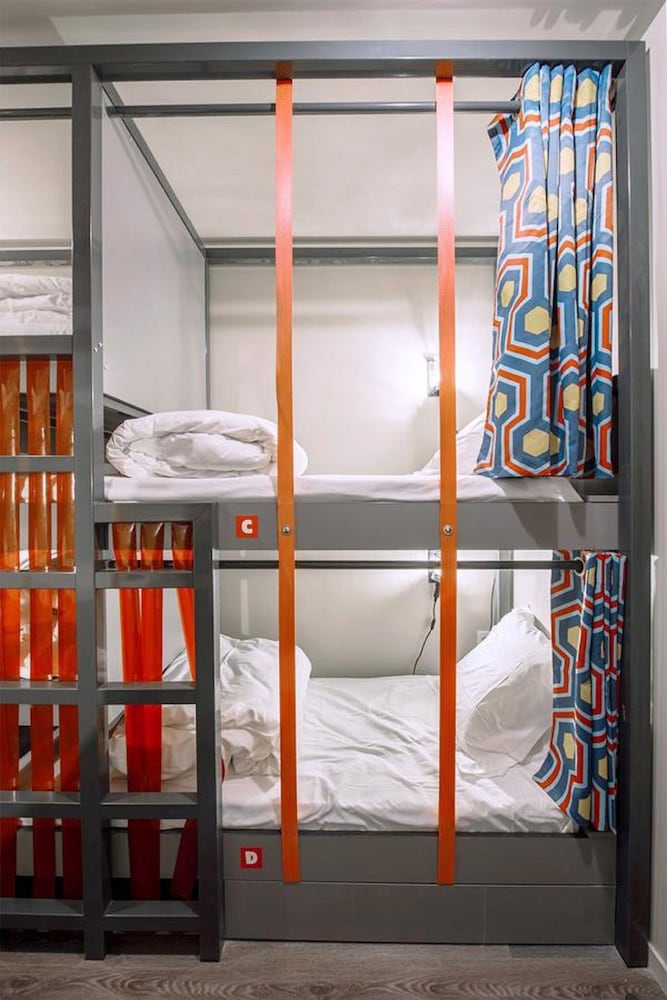 Room for 6 people with shared bathroom photo 3
