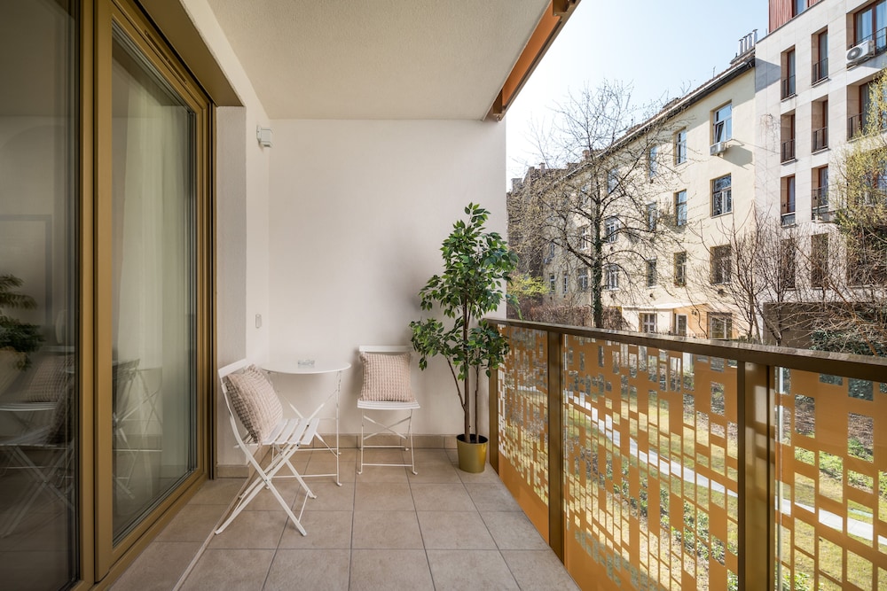 Superior Studio with balcony - Photo 6
