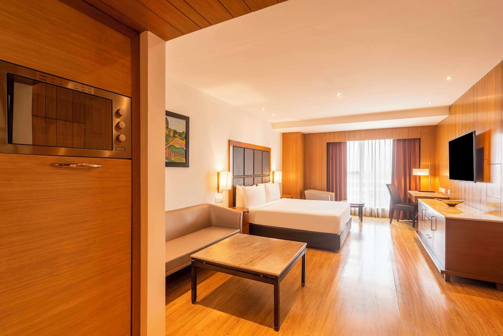 Premium Room, Non Smoking - Photo 4