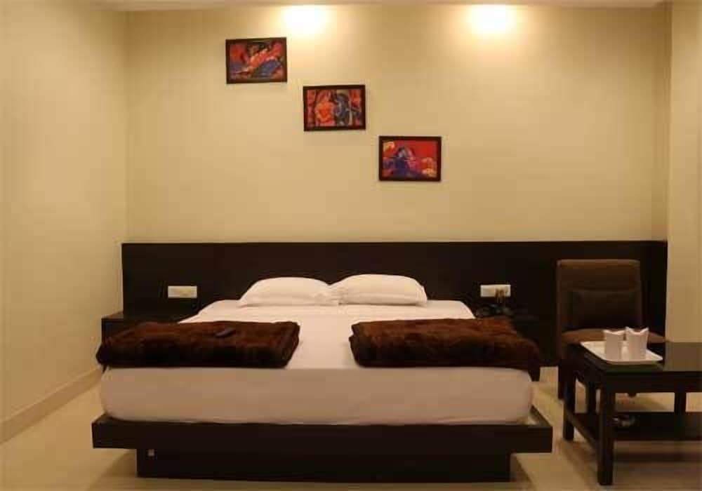 Deluxe Double Or Twin Room, 1 Double Bed, Private Bathroom photo 3