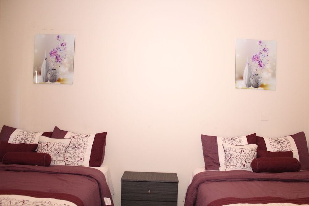 House, 2 Bedrooms photo 1