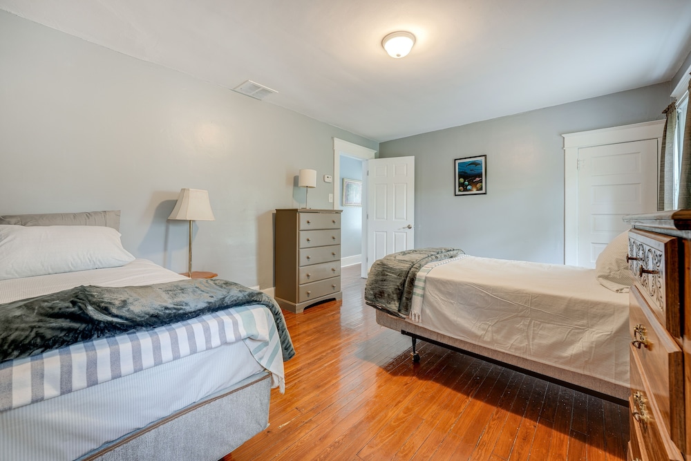 House (4 Bedrooms) photo 2