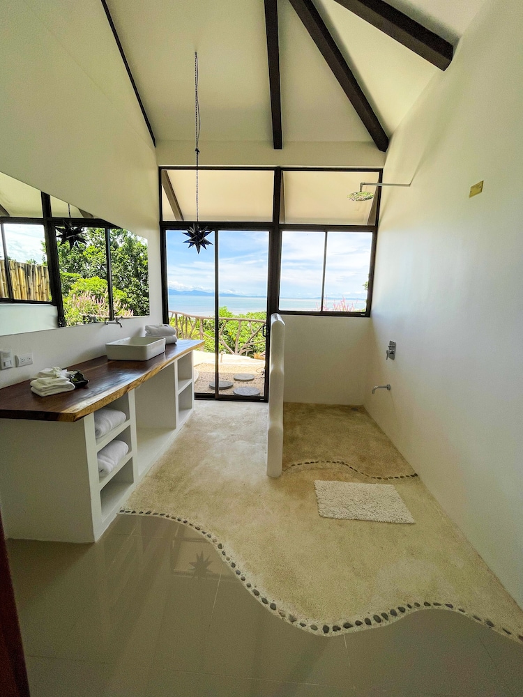 Deluxe Ocean View Suite Private Pool photo 2