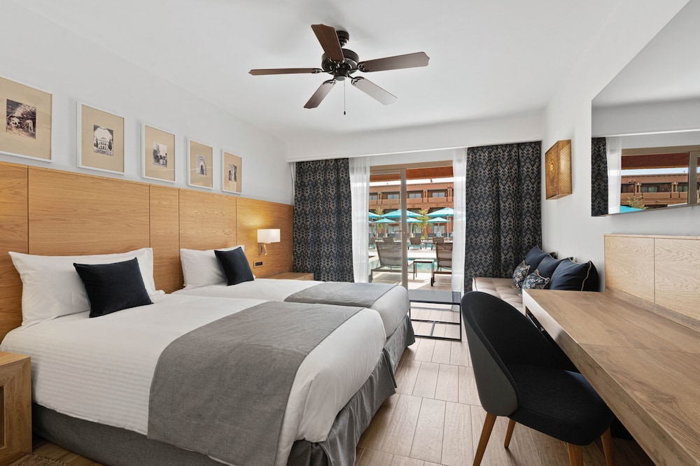 Double Room, Terrace, Garden View (Swim-up) photo 1