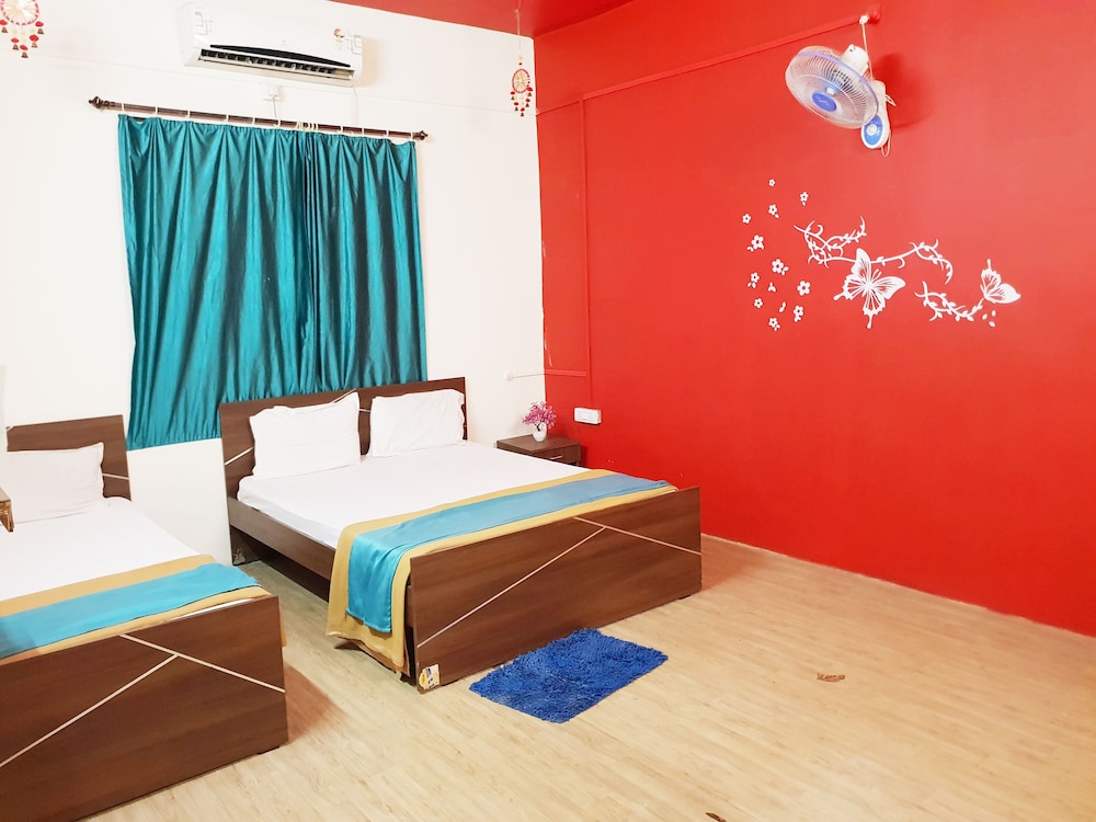 Family Room, Multiple Beds photo 1