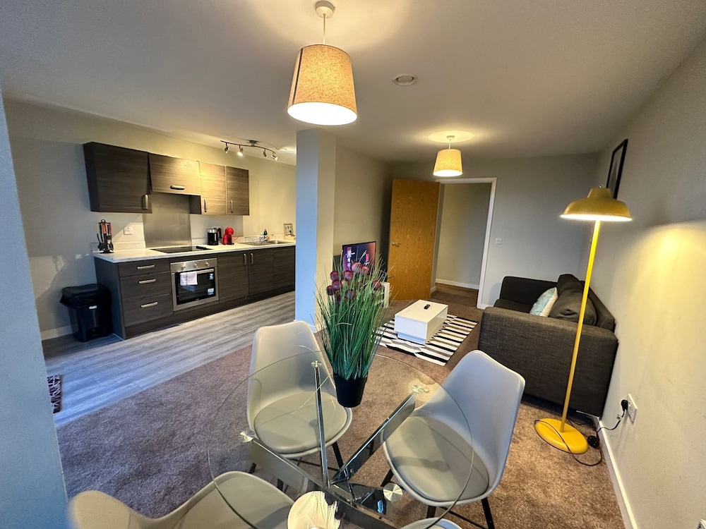 Three Bedroom Apartment - Photo 1