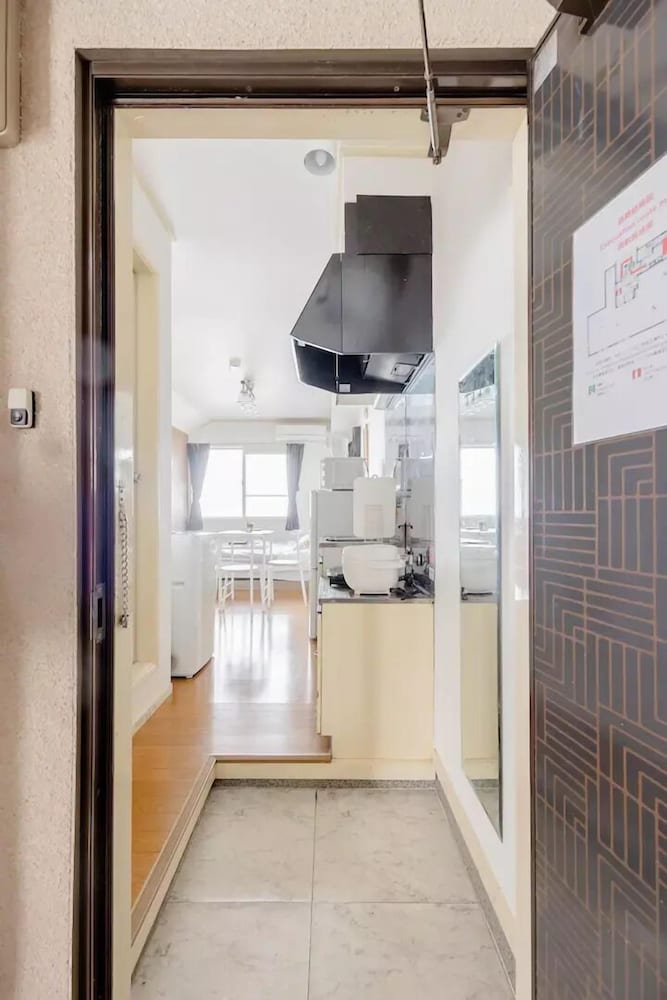 Basic Apartment photo 2