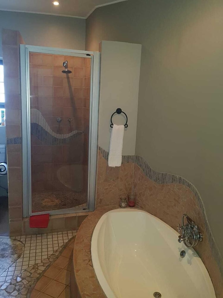 Exclusive Cottage, 1 Queen Bed, Pool View photo 3