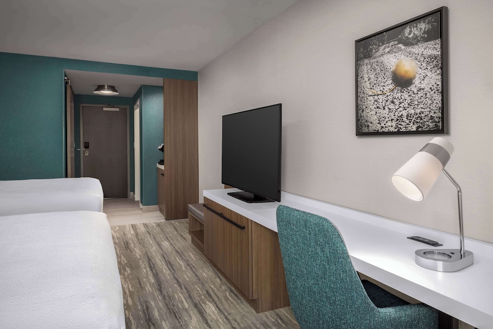 Room, 2 Queen Beds, Accessible (Roll-In Shower) - Photo 3