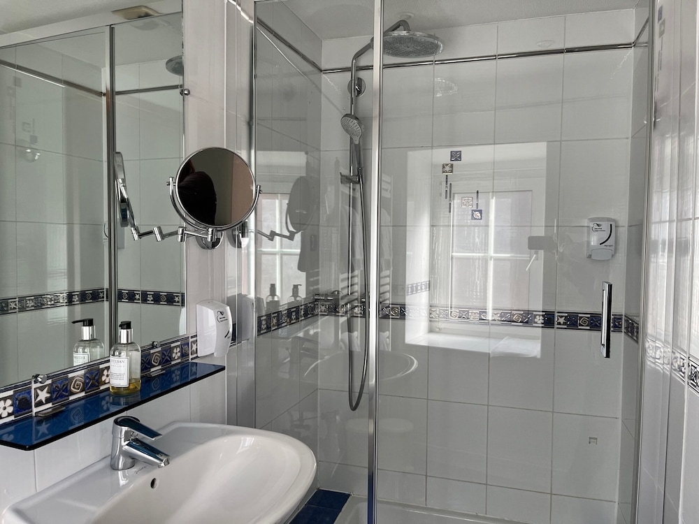 Triple Room - Photo 6