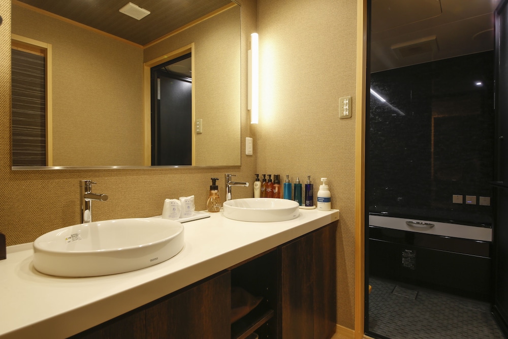 Traditional Room, Non Smoking (9.5-12 Tatami Mats with Massage Chair) photo 2