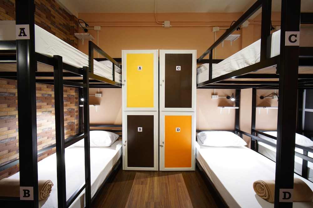 8-Bed Mixed Dormitory Room photo 2