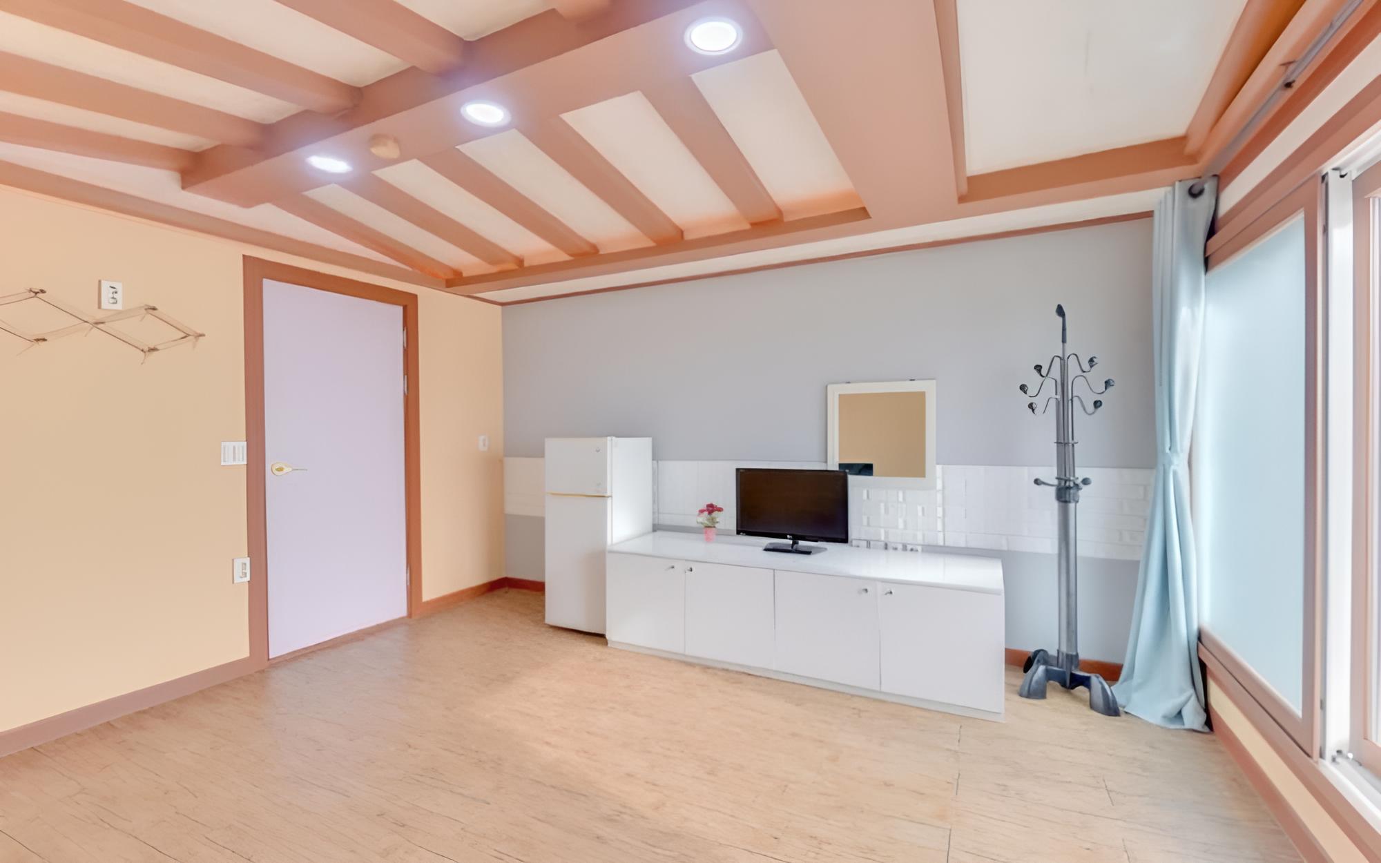 Room (Jasmine (Ondol Room/Ocean View))