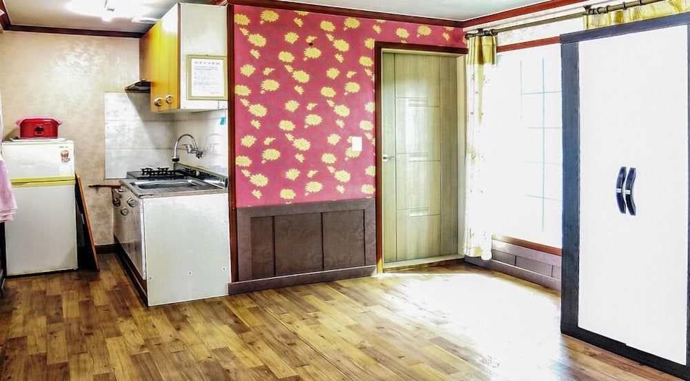 Room (Main Building 106) photo 3