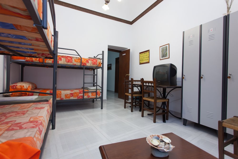 Shared Dormitory, Women only, Shared Bathroom (1 bed) photo 1