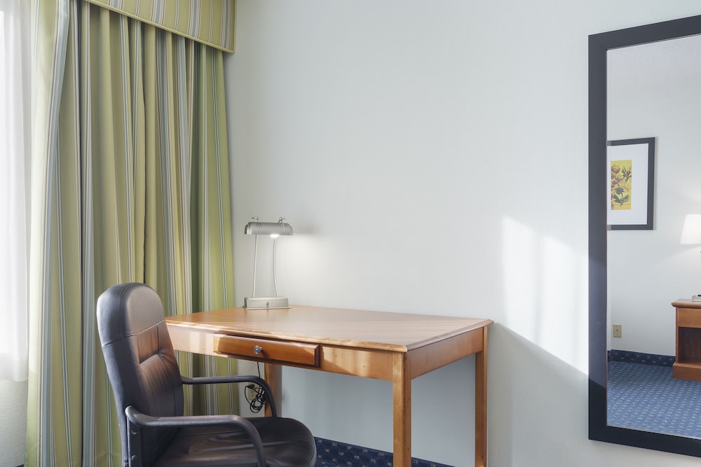 Business King Room photo 3