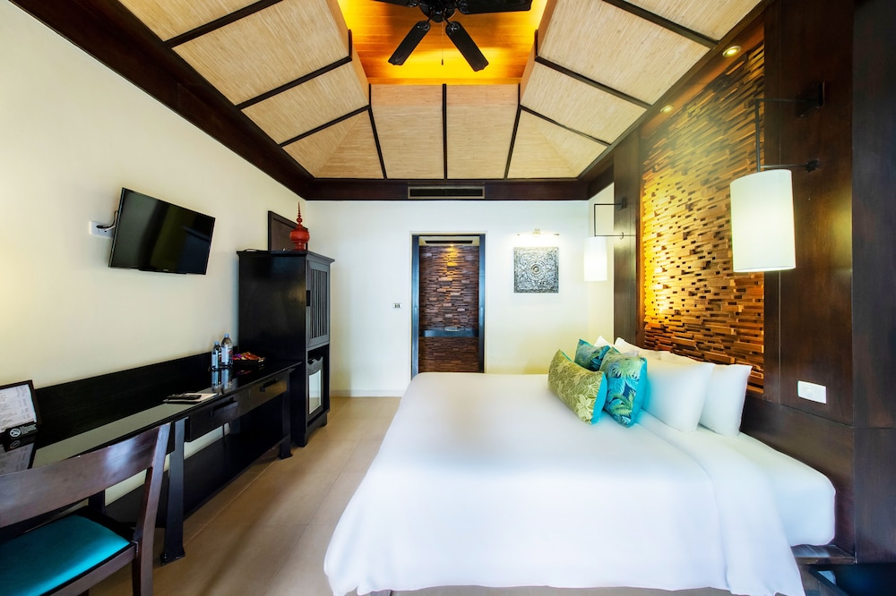 Superior Room, Sea View - Photo 9