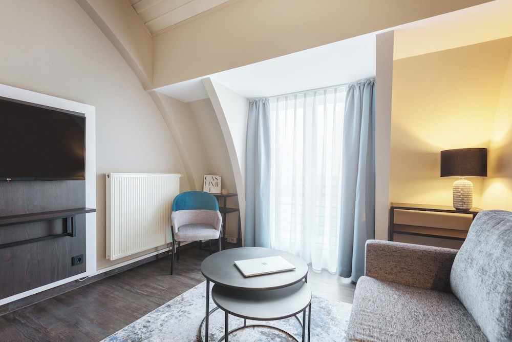 Family Room, 1 Queen Bed (Premium) - Photo 11