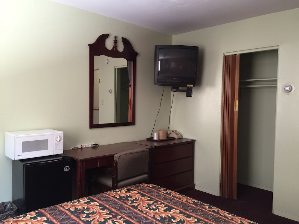 Room, 1 Queen Bed photo 2