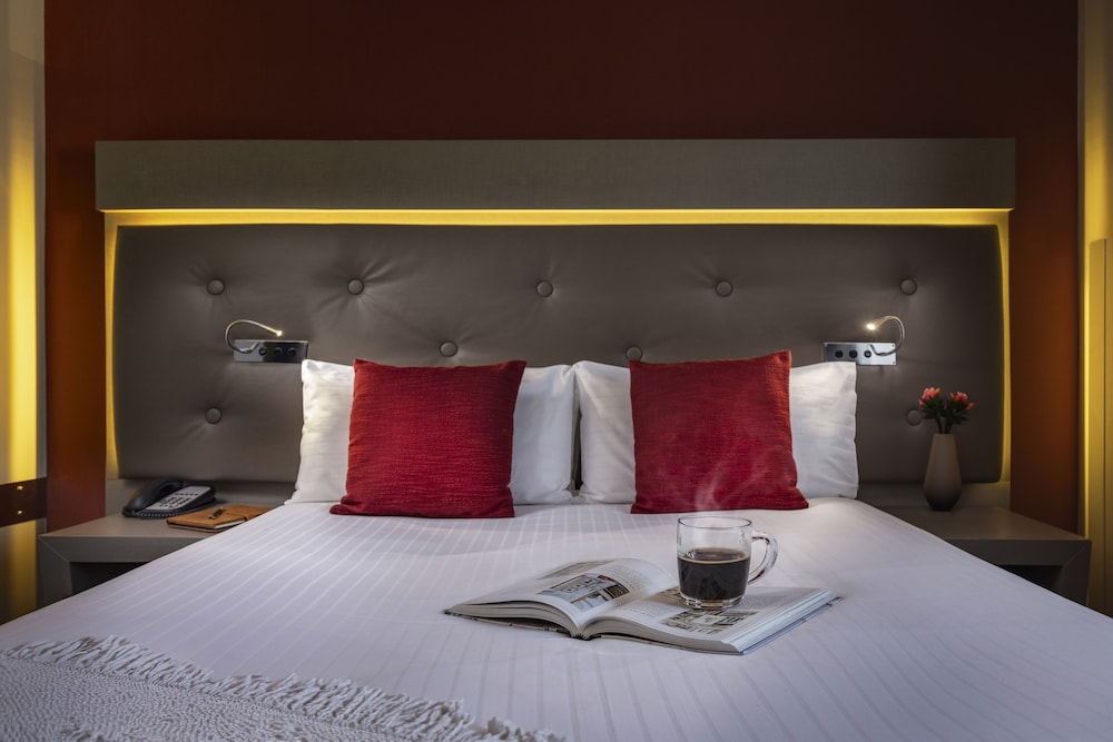 Standard Double or Twin Room - Photo 1