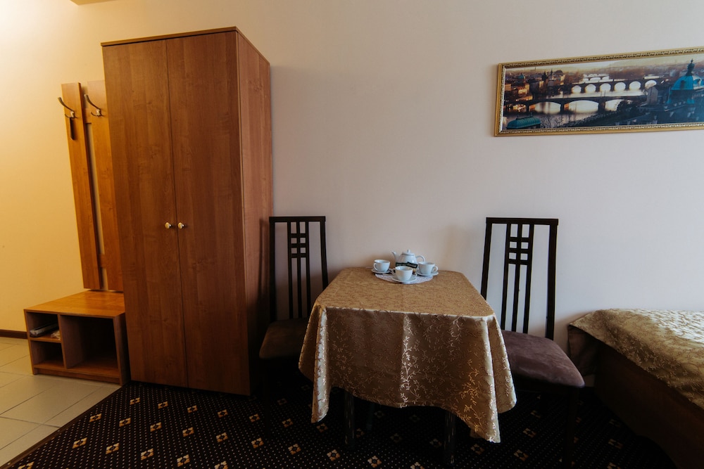 Standard Triple Room, 3 Twin Beds, Non Smoking, City View photo 3