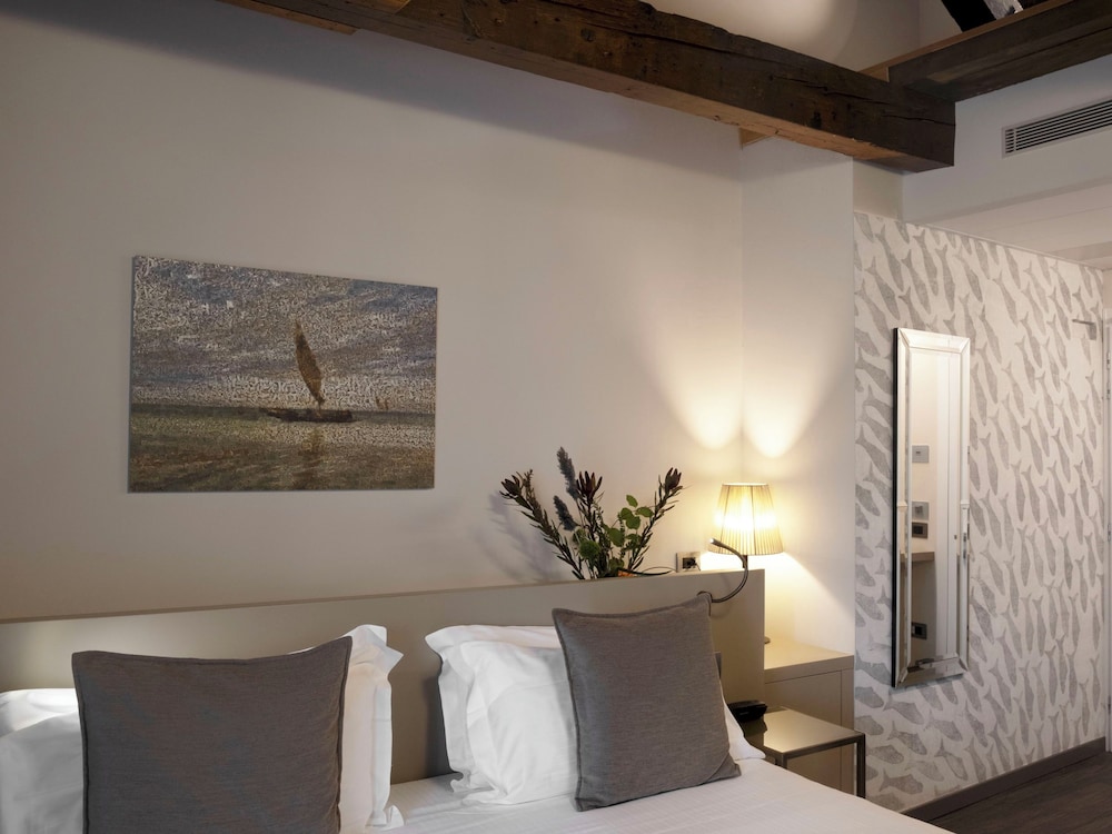 Junior Suite thumbnail 6