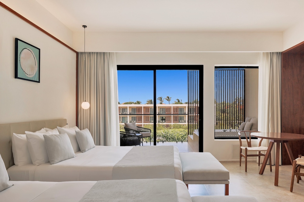 Junior Suite Pool View, 2 Double - Photo 5
