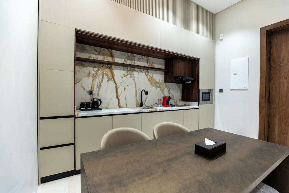 Deluxe Suite, Balcony