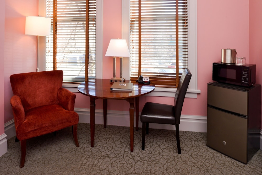 King Parlor Suite - Photo 5