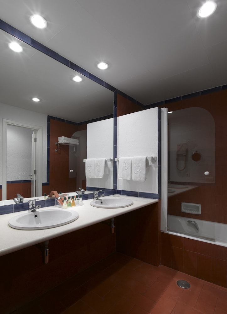 Standard Twin Room - Photo 5