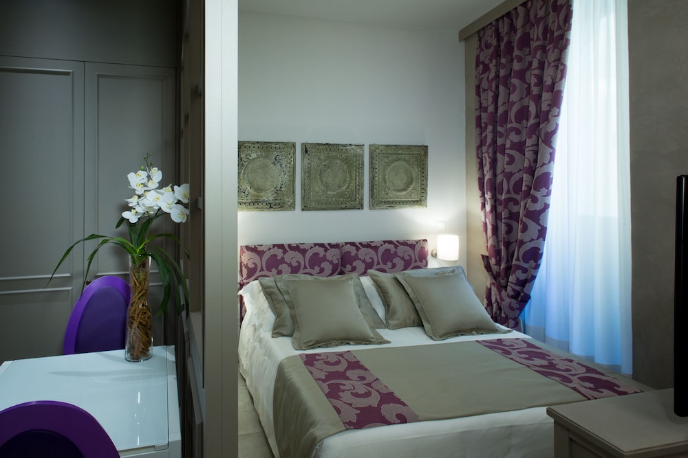 Deluxe Double Room (Matrimonial Bed) photo 2