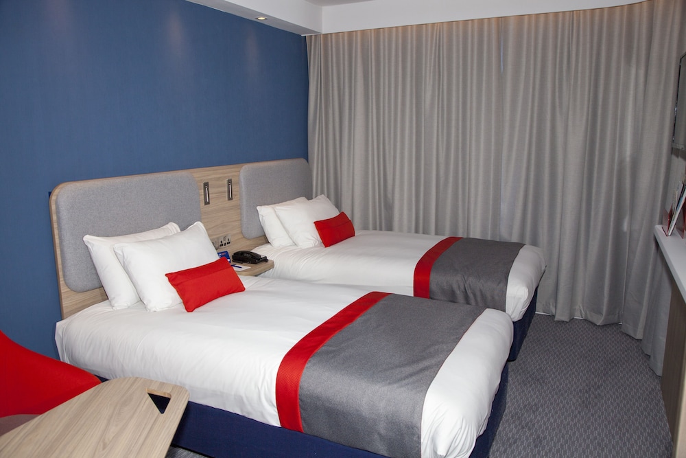 Standard Room, 2 Twin Beds (with Free Hot Breakfast) - Photo 2