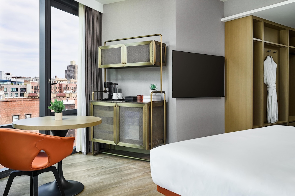 Deluxe Room, 1 King Bed