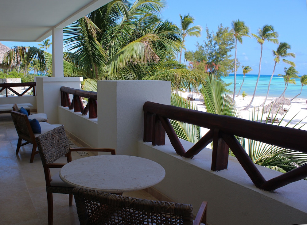 Preferred Club Master Suite Plunge Pool Ocean Front King