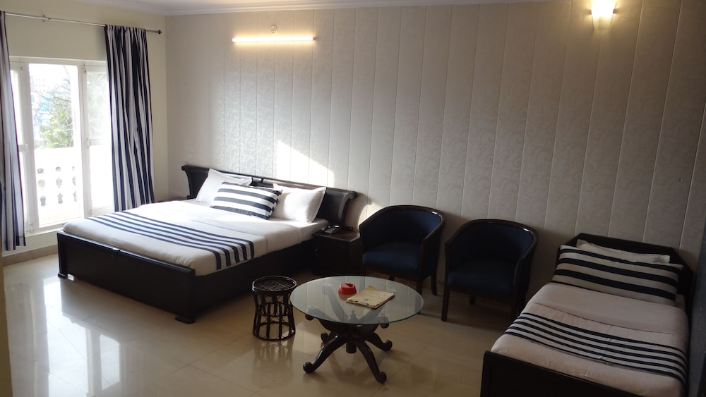 Deluxe Room - Photo 15