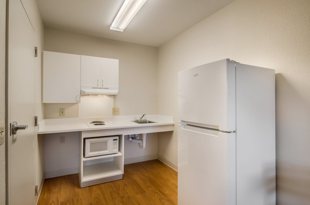 Studio, 1 Queen Bed, Accessible, Non Smoking (Roll-In Shower) - Photo 2