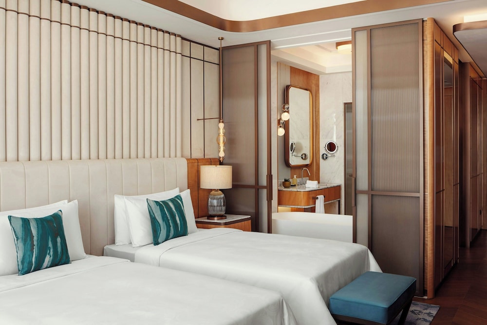 Premier Room, 2 Twin Beds, City View