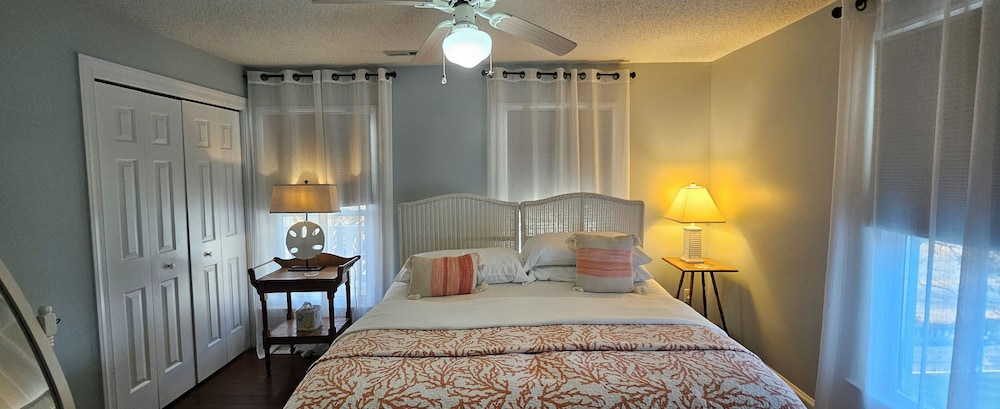 Room, Shared Bathroom (Shore Room)