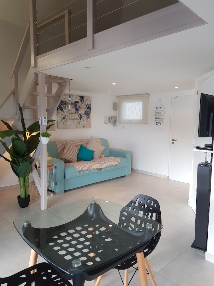 BUNGALOW MEZZANINE 6