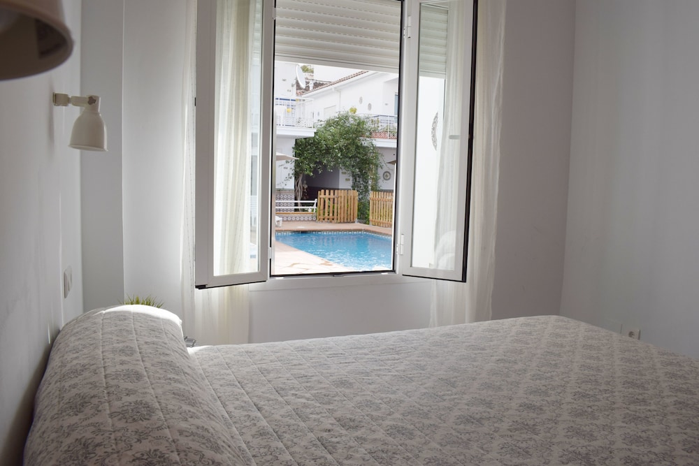 Apartamento, 2 habitaciones, vista a la piscina