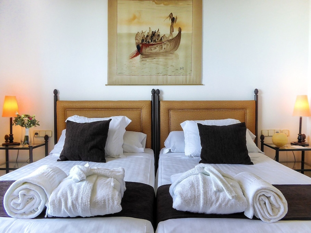 Standard Double or Twin Room - Photo 1
