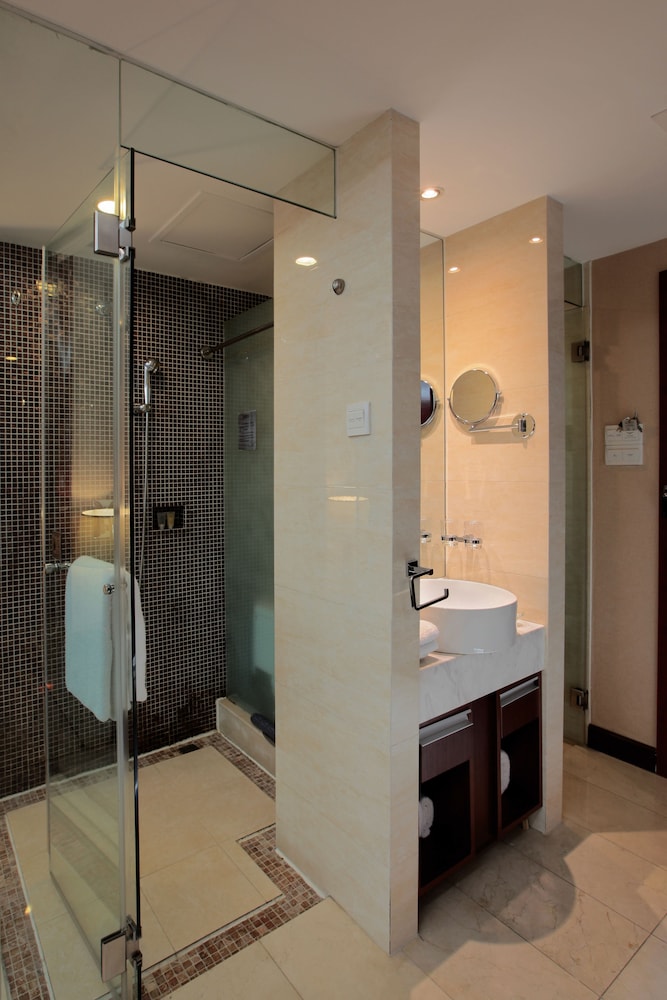 Executive Room, 1 King Bed - Photo 4