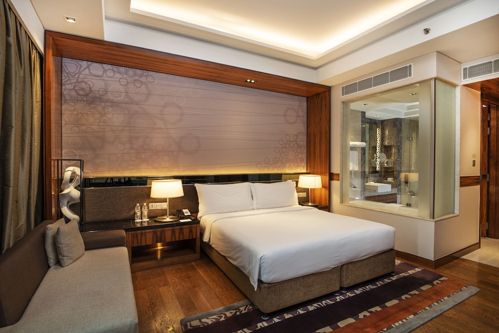 Suite, 1 Bedroom, Smoking - Photo 3