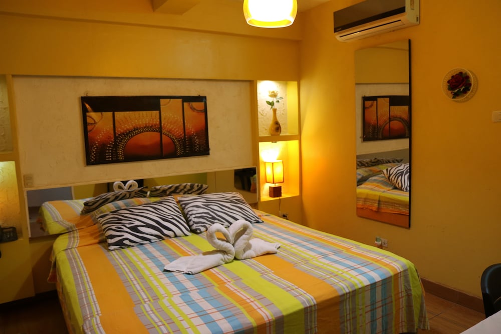 Double Room (With Air Conditioning) photo 3